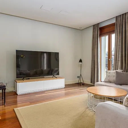 3br - 2bh Luxury 5 Min From Paseo De Gracia Apartment *